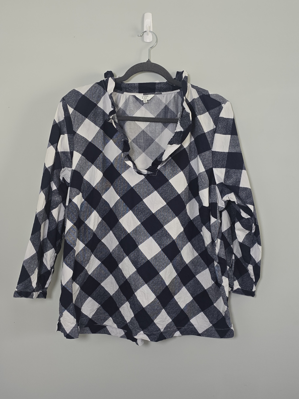 Crown & Ivy Navy White Plaid Ruffle V-Neck Tunic Blouse Plus Size 1X